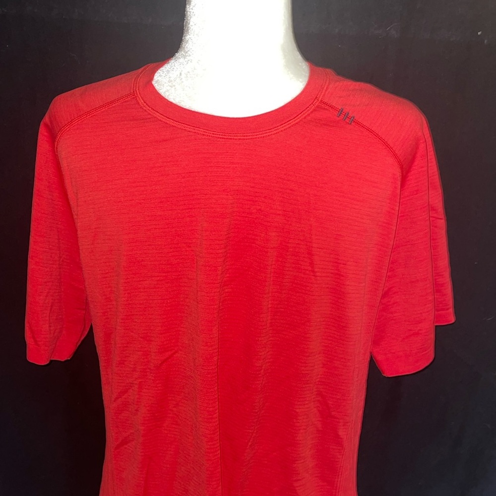 Red Men’s Large Lululemon Tshirt